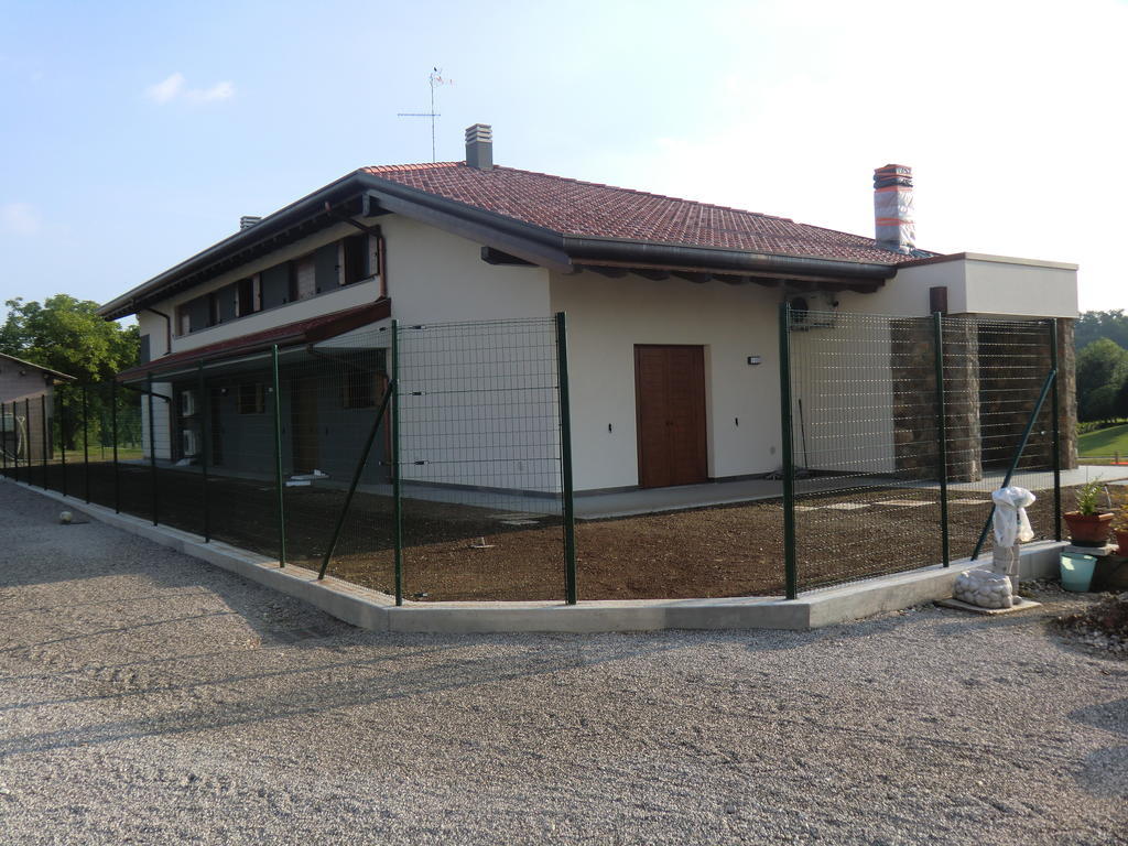Alloggio Agrituristico Ai Tre Castelli Moruzzo ภายนอก รูปภาพ