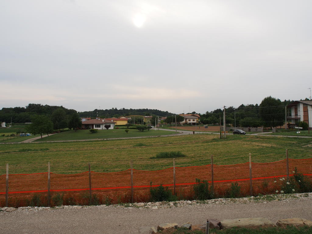 Alloggio Agrituristico Ai Tre Castelli Moruzzo ภายนอก รูปภาพ